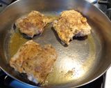 Foto del paso 2 de la receta: Muslos de pollo estofados al curry