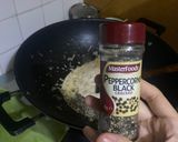 A picture of step 9 of Cream based pasta (Melayu style lol).