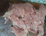 Foto del paso 3 de la receta: Papas al horno con centro de carne de cerdo ahogadas en cerveza
