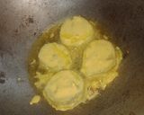 A picture of step 4 of Stuffed lauki pakauda.