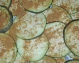 A picture of step 2 of Dahi walay baigan (Egg Plant).