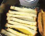 Foto langkah ke 4 dari resep Garlic Bread homemade.