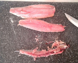Foto del paso 2 de la receta: Sardinas marinadas, y mermelada de piquillos