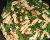 A picture of step 6 of French beans chicken and veg fried rice.