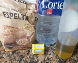 Foto del paso 1 de la receta: Masa de pizza casera de espelta