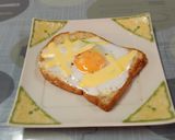 รูปขั้นตอนการทำที่ 7 ของ Avocado Egg-In-A-Hole
