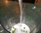A picture of step 2 of Mint lassi.