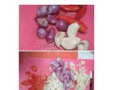 Foto langkah ke 2 dari resep 17. Mie goreng seafood.