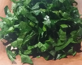 Foto del paso 4 de la receta: Ensalada de espinacas con tocino