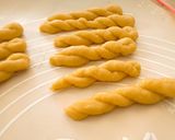 Foto langkah ke 3 dari resep Kue tambang /untir-untir.