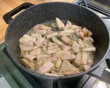 Une image de l'étape 5 de Sauté de veau aux champignons bruns.