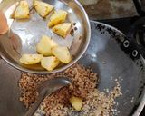 A picture of step 4 of Hariyali Sabudana Khichdi.