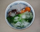 Hình bước làm 2 của món Chawamushi - Trứng hấp Nhật Bản