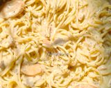 Gambar langkah 8 resipi Creamy Cheese Spaghetti.