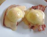 Eggs Benedict recipe step 5 photo