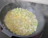 Foto del paso 3 de la receta: Col rellena de pollo y frutos secos