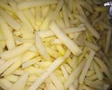 A picture of step 1 of Chips Pakoray.