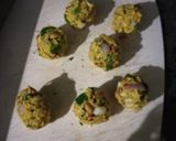 A picture of step 2 of Murmura Pakoda Chilli.