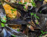 A picture of step 7 of Mussels for quick lunch (w/ white wine, chilli + parsley).
