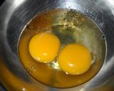 Foto del paso 1 de la receta: Salchicha envuelta en omelette