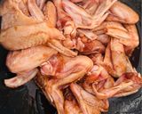 Foto langkah ke 1 dari resep Honey Chicken Wings (kids friendly).