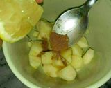 Foto del paso 3 de la receta: Arrolladitos rellenos de manzana, cubiertos de canela y azúcar