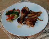 Pas rețetă Pulpițe la cuptor cu cartofi prăjiți și salată 7 fotografie