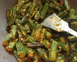 A picture of step 5 of Mustard Okra / Bhindi.