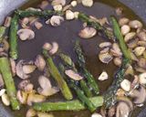 Foto del paso 5 de la receta: Pasta con champiñones y espárragos trigueros