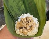 Foto langkah ke 4 dari resep Bacang Ketan Isi Daging Ayam Jamur.