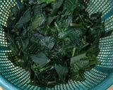 Foto langkah ke 1 dari resep Oseng Daun Singkong Jepang.