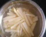 फ्रेंच फ्राइज विद चीज़ सॉस (French Fries with Cheese sauce recipe in Hindi) रेसिपी चरण 1 फोटो