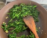 Foto langkah ke 3 dari resep Sigeumchi Namul - Tumis Bayam ala Korea.