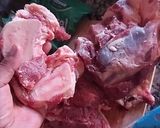 Foto del paso 1 de la receta: Guiso de lentito y menos graso de mondongo y espinazo