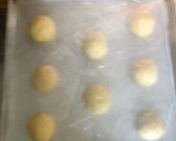 Foto langkah ke 3 dari resep Korean Garlic Cheese Bread.