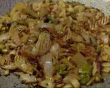 A picture of step 4 of Plain lemon poha upma.