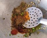 A picture of step 3 of Picnic Wale Aloo.