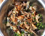 รูปขั้นตอนการทำที่ 2 ของ ยำขนมจีน 🐟Smoked mackerel with chilli 🌶