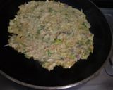 A picture of step 3 of મેગી નૂડલ્સ વેજ ઓમલેટ.