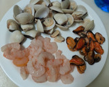 Foto del paso 2 de la receta: Espaguetis con tomate cherry y marisco
