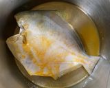 A picture of step 4 of Goan Pomfret Curry.