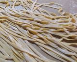 Foto del paso 10 de la receta: Fideos caseros cortados a cuchillo