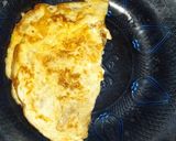 A picture of step 5 of Chapati Egg Wrap.