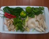รูปขั้นตอนการทำที่ 2 ของ 🍲ต้มข่าไก่🐔🐓