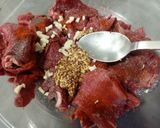 Foto del paso 3 de la receta: Ternera macerada en mostaza