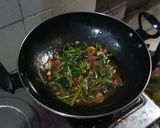 Foto langkah ke 5 dari resep Tumis Kangkung Saus Tiram Simple.