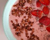 Foto langkah ke 3 dari resep Strawberry Smoothie dengan Yogurt.