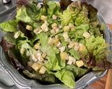 Une image de l'étape 5 de Salade verte aux deux fromages, persil et sauce verte.