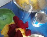 Foto langkah ke 2 dari resep Smoothie Bit dan Nanas.