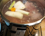 Foto del paso 2 de la receta: Cocido con pelotas y pollo